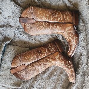 Circle G Floral Embroidery Square Boot